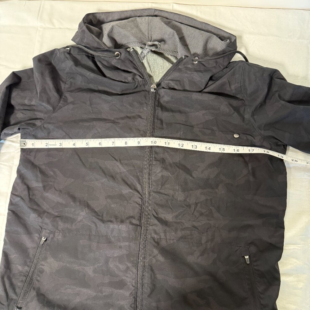 Vuori Full Zip Hooded Black Camo Jacket Size Small - Picture 12 of 14